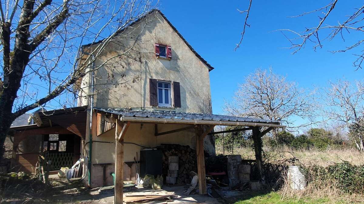 Maison à RIEUPEYROUX