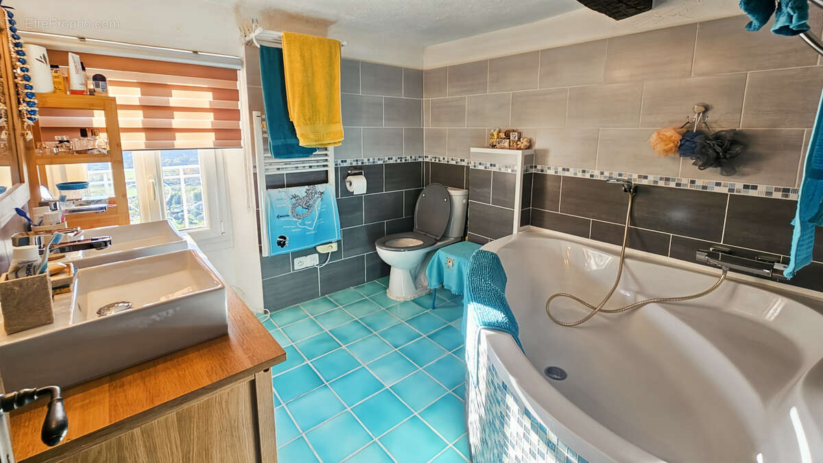 Appartement à CALLIAN