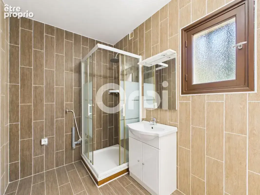 Atypique – 2 610 m² de terrain – espace professionnel - photo 10