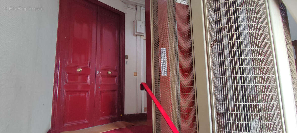 Appartement à PARIS-8E