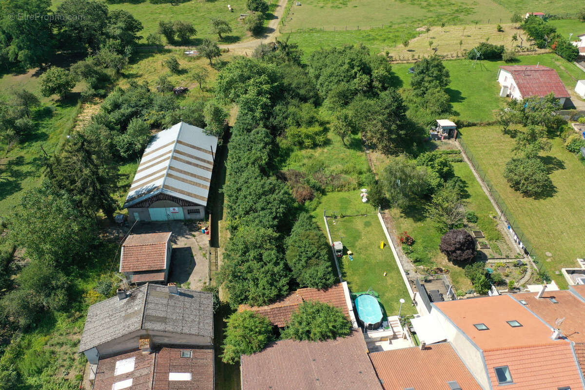 Terrain à VELAINE-SOUS-AMANCE