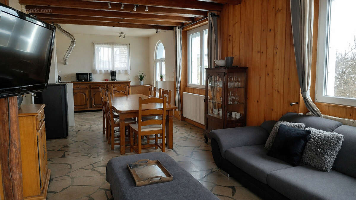 Maison à ORCHAMPS-VENNES