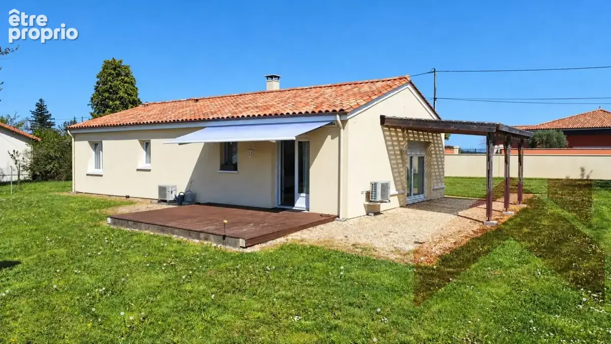 RIBÉRAC – Plain-pied lumineux, terrain clos et deux garages - photo 2