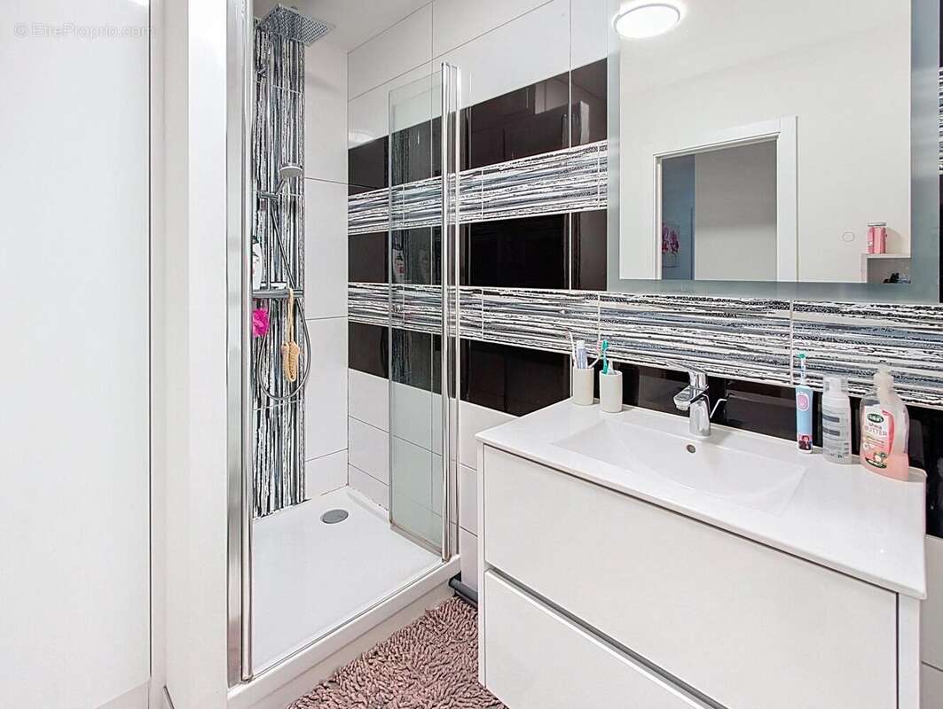 Photo 3 - Appartement à CARBON-BLANC