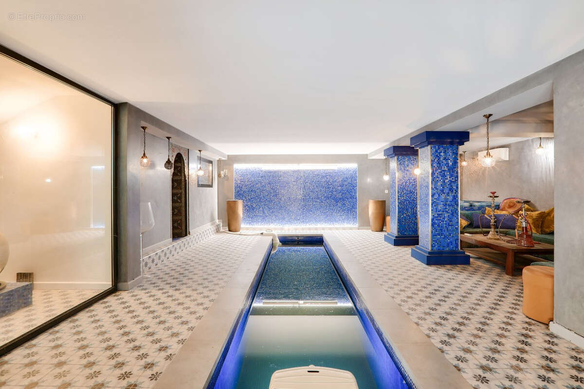 Maison à SAINT-LAURENT-DU-VAR