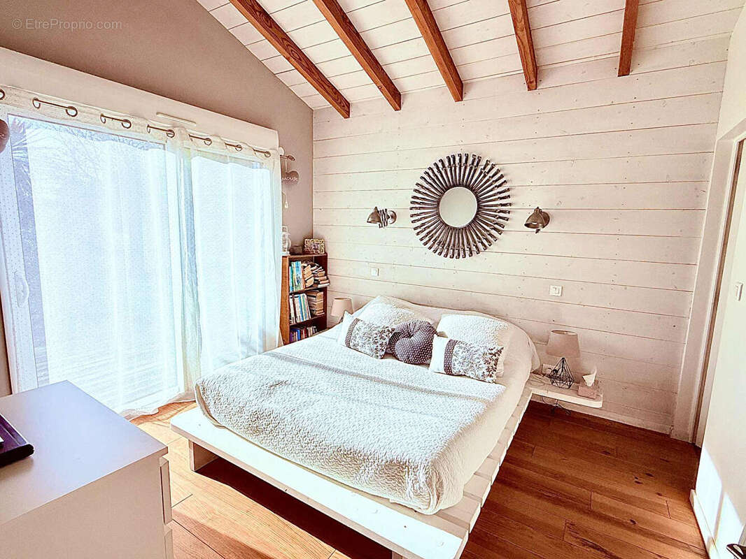 Maison à AMBARES-ET-LAGRAVE