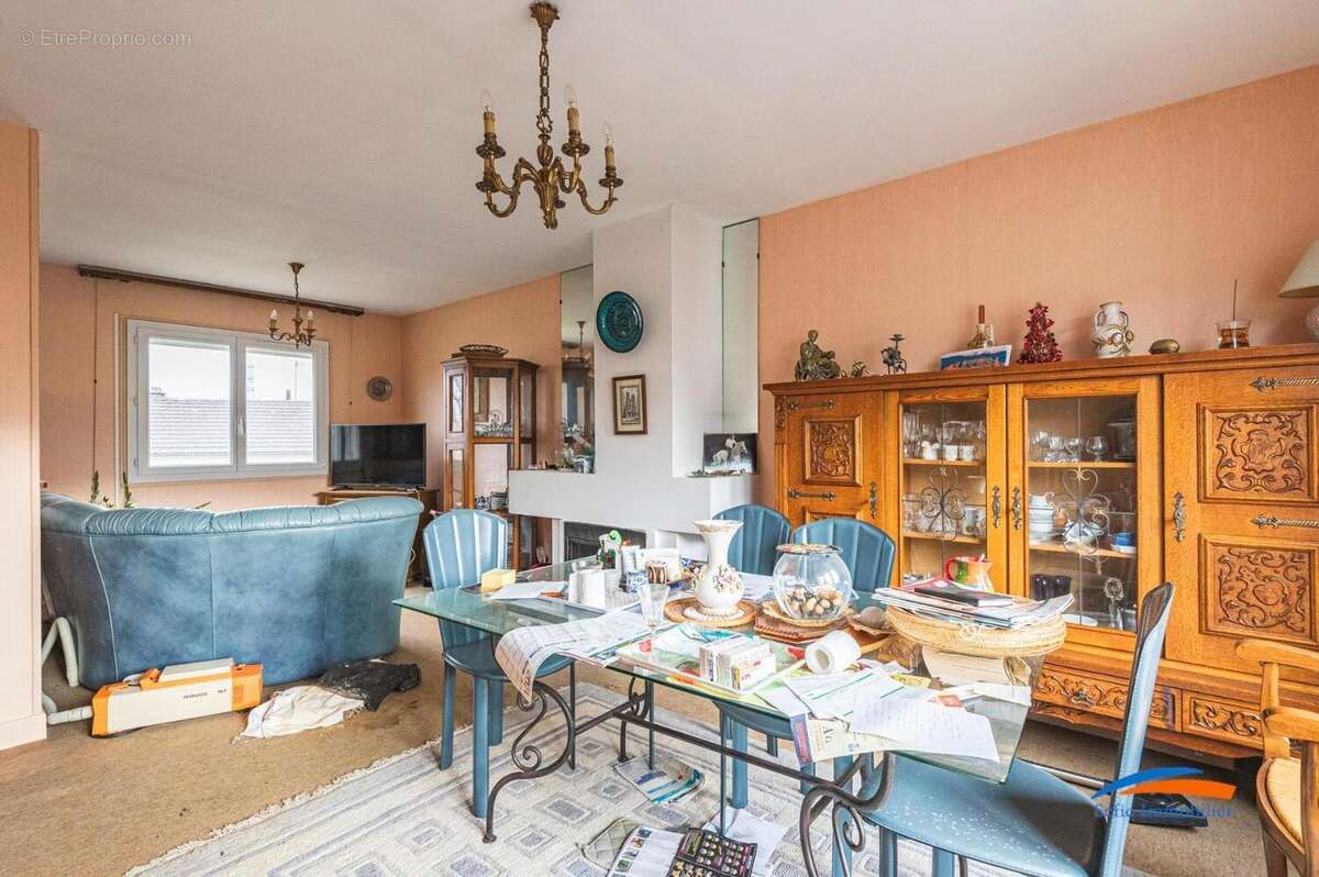   - Maison à TINQUEUX