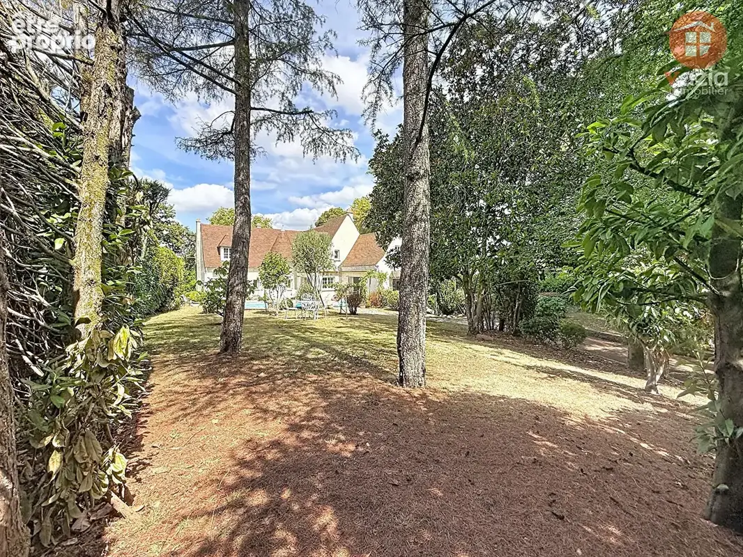 MARNES-LA-COQUETTE Demeure familiale de 330 m² - photo 17