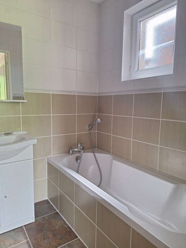 Maison 250 m² à Sainte-Severe  - photo 13