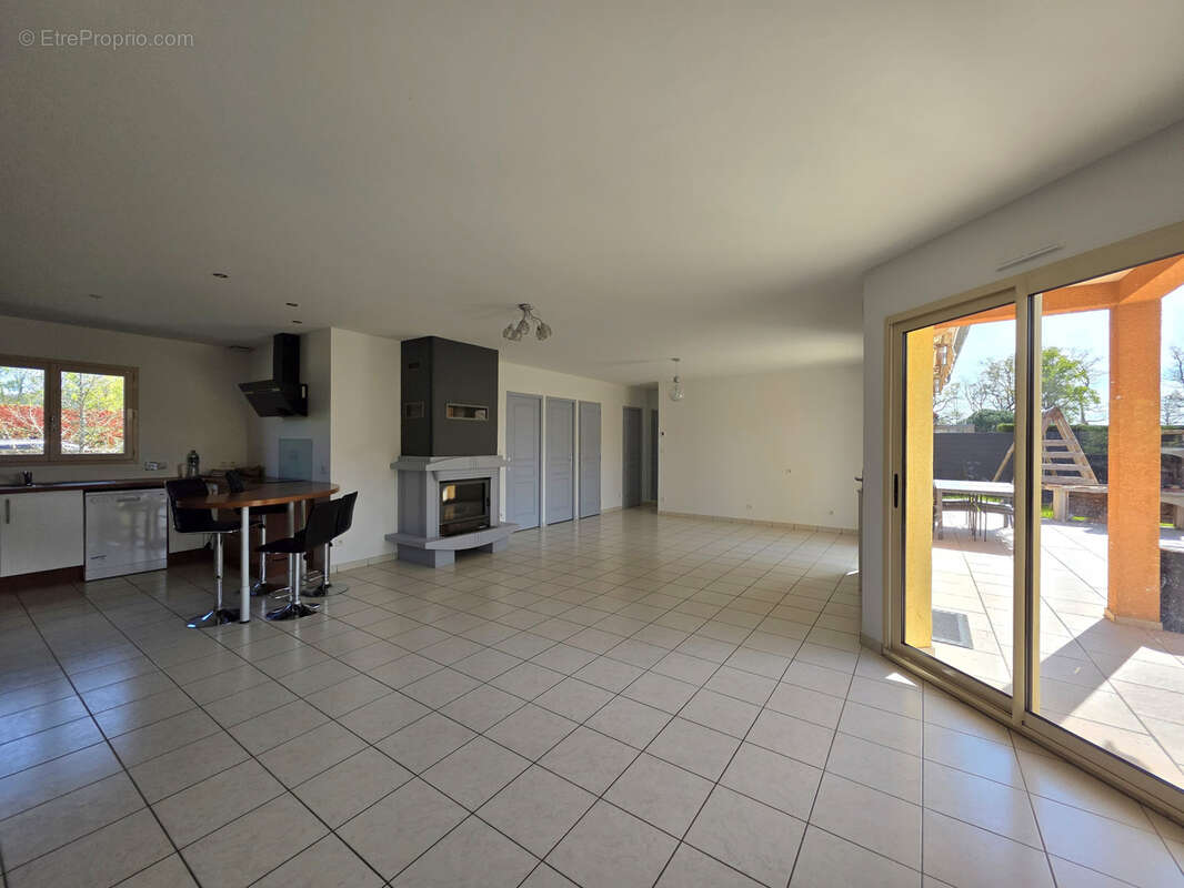 Maison à PUY-GUILLAUME