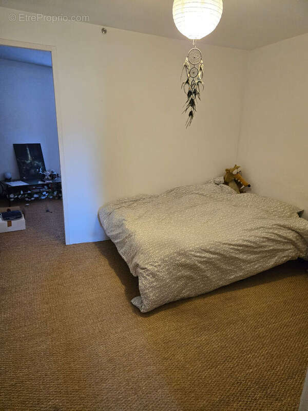 Appartement à VARAGES