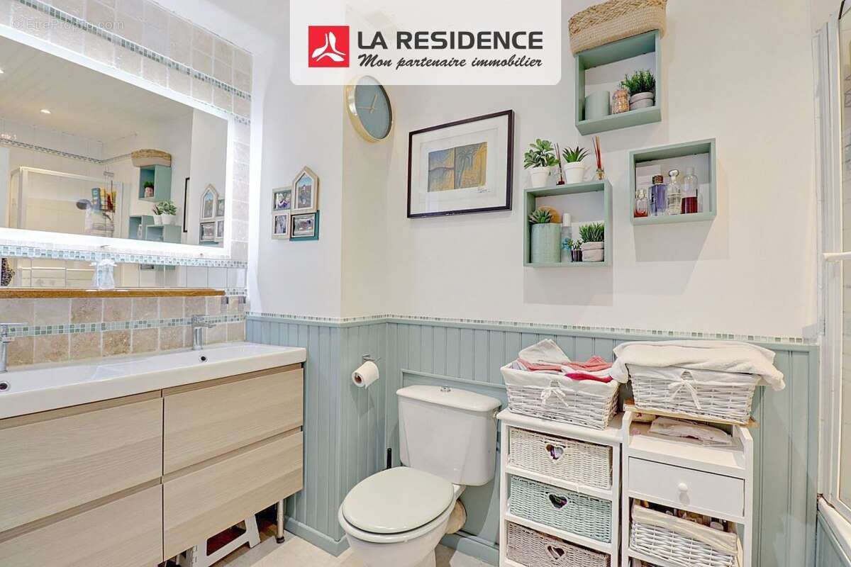 Maison à LE MESNIL-SAINT-DENIS