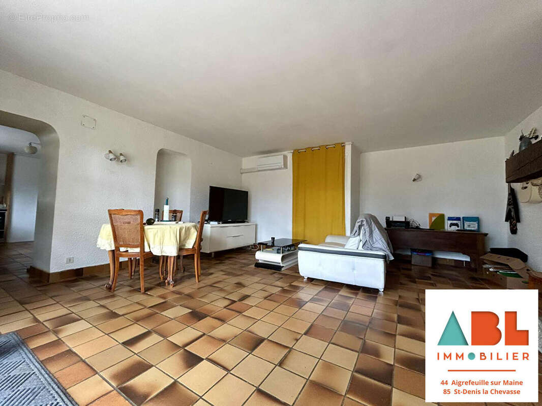 Maison à SAINT-DENIS-LA-CHEVASSE