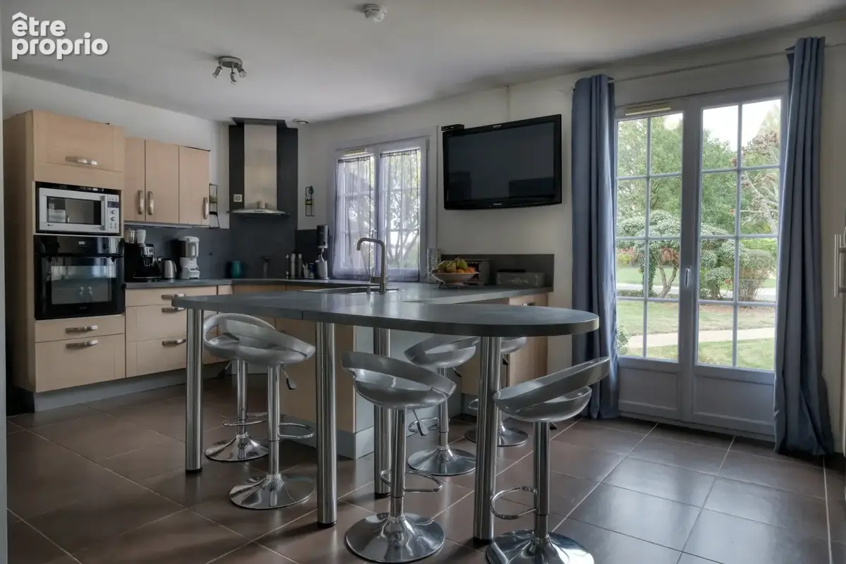 Maison familiale - 7 chambres - 217m2 - 1510m2 de terrain clos - photo 7