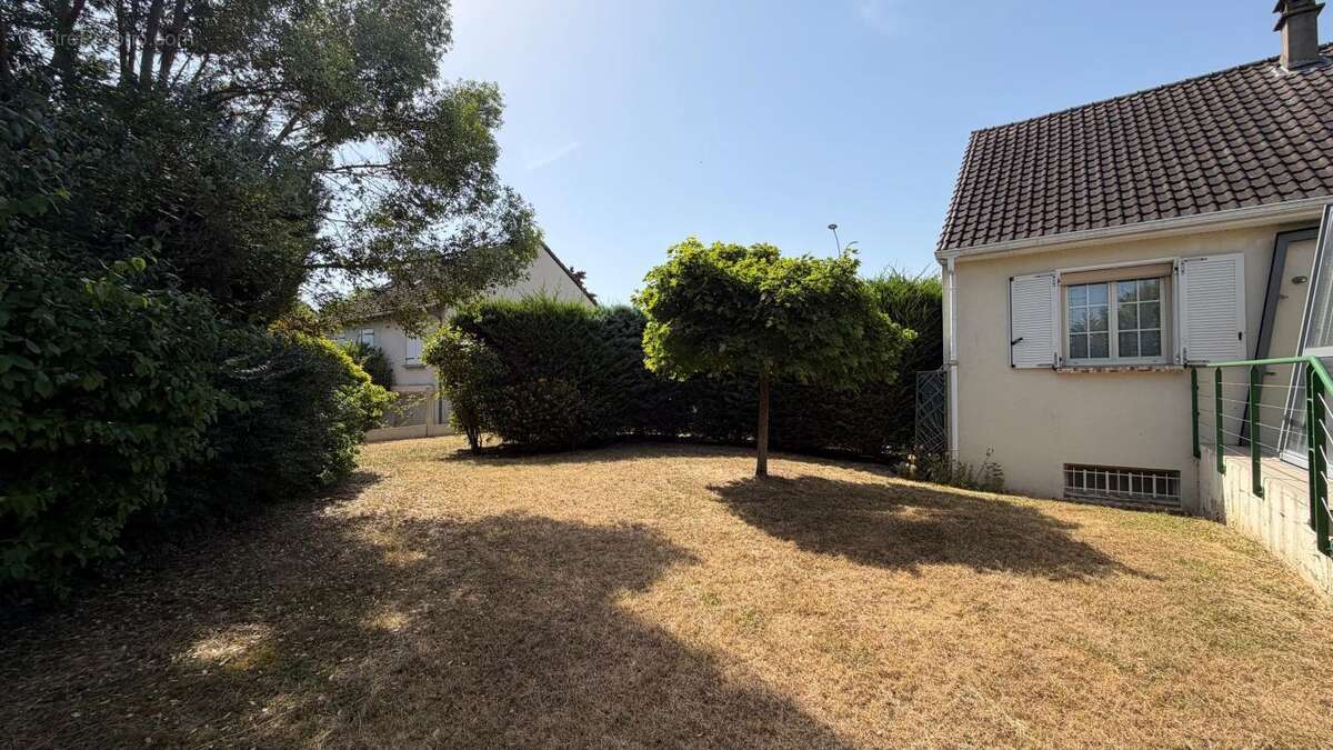 Maison à MEREVILLE
