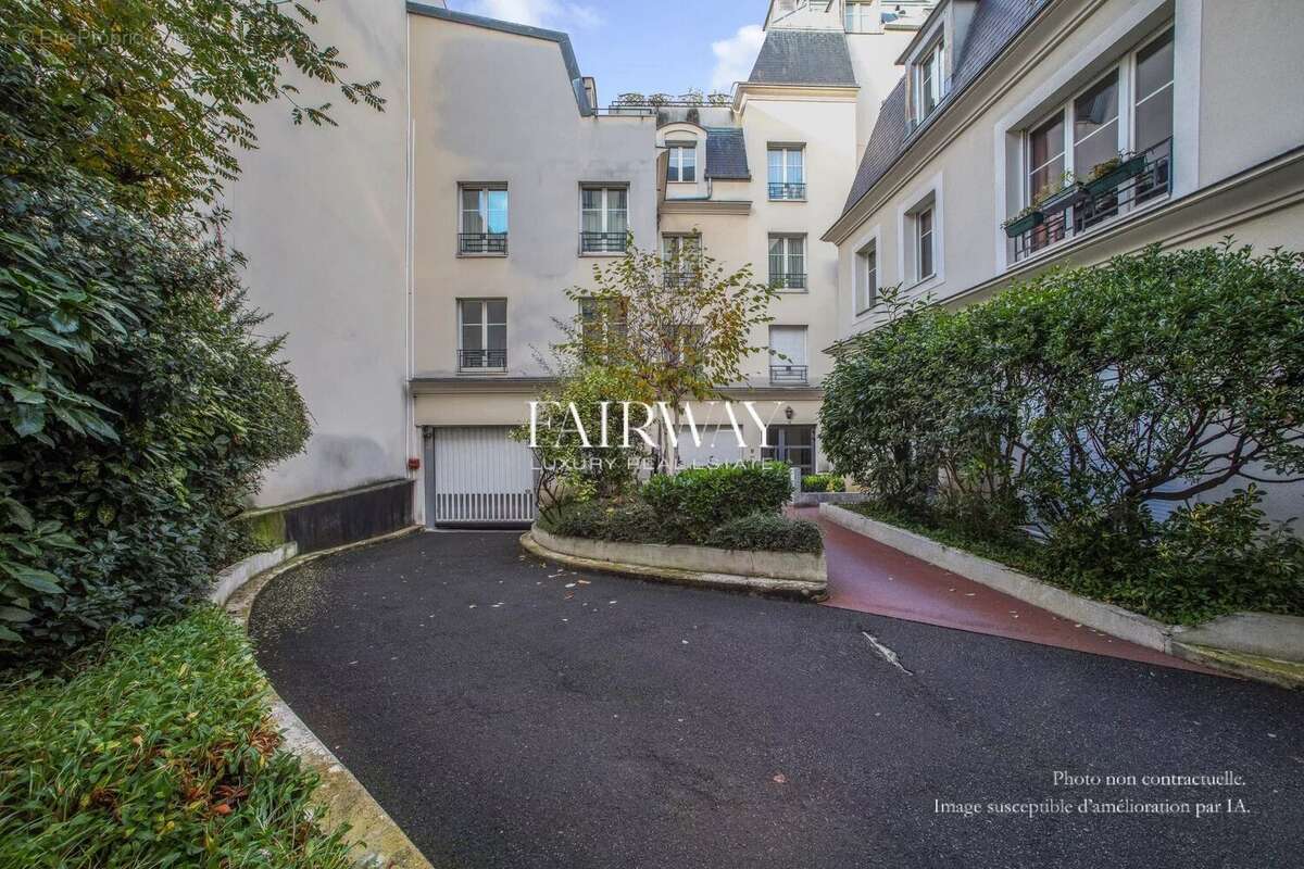 Appartement à PARIS-17E