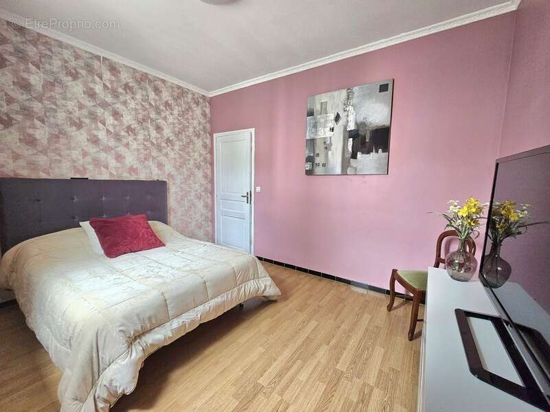 A vendre maison de 300 m2 divisées en 4 habitations, terrain 1395 m2, garage et terrain cOnstructible à MONTE (Haute Corse) - photo 7