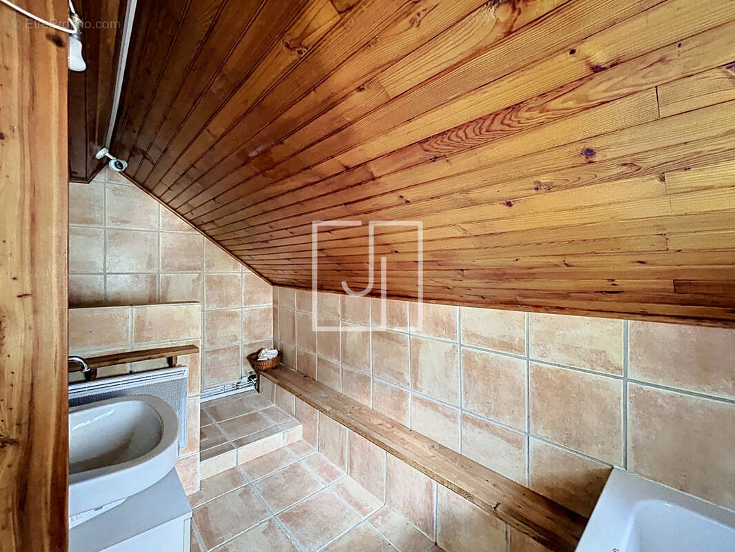 Appartement à LA CONDAMINE-CHATELARD