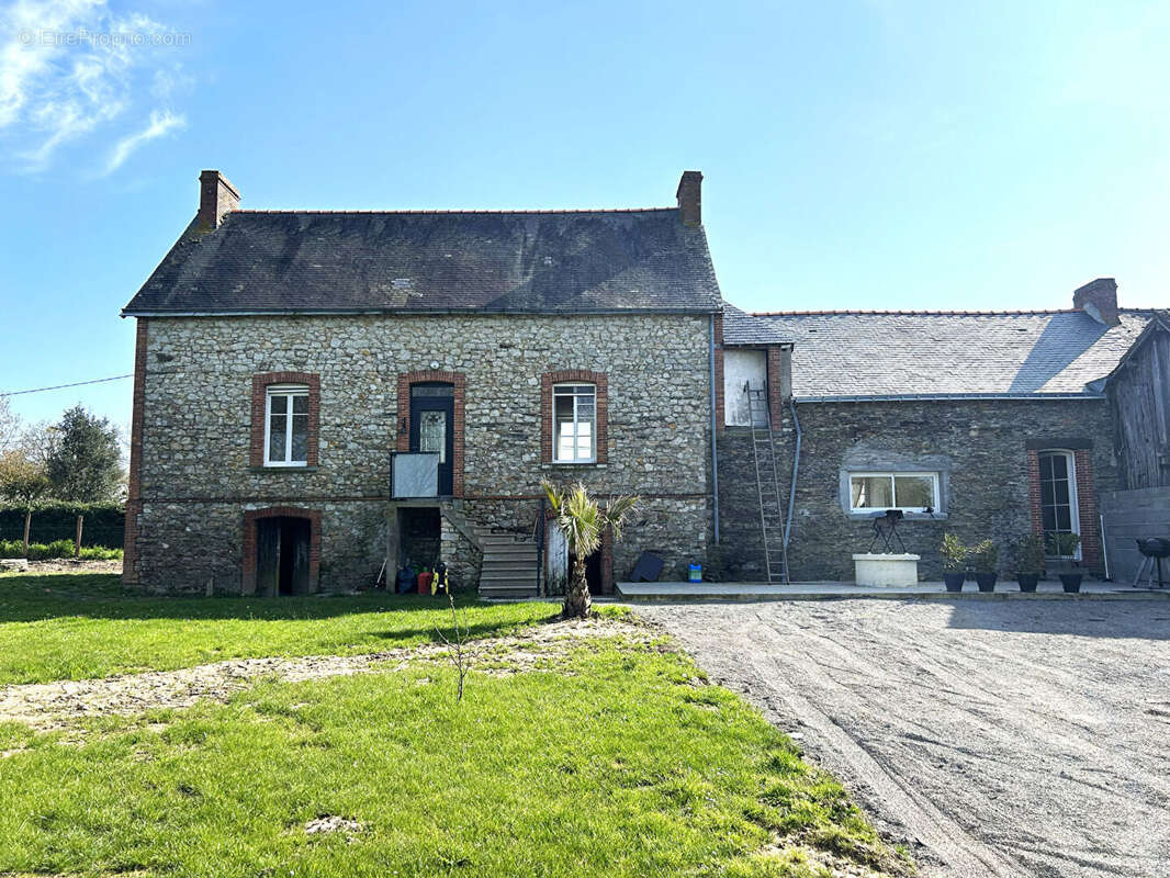 Maison à DERVAL