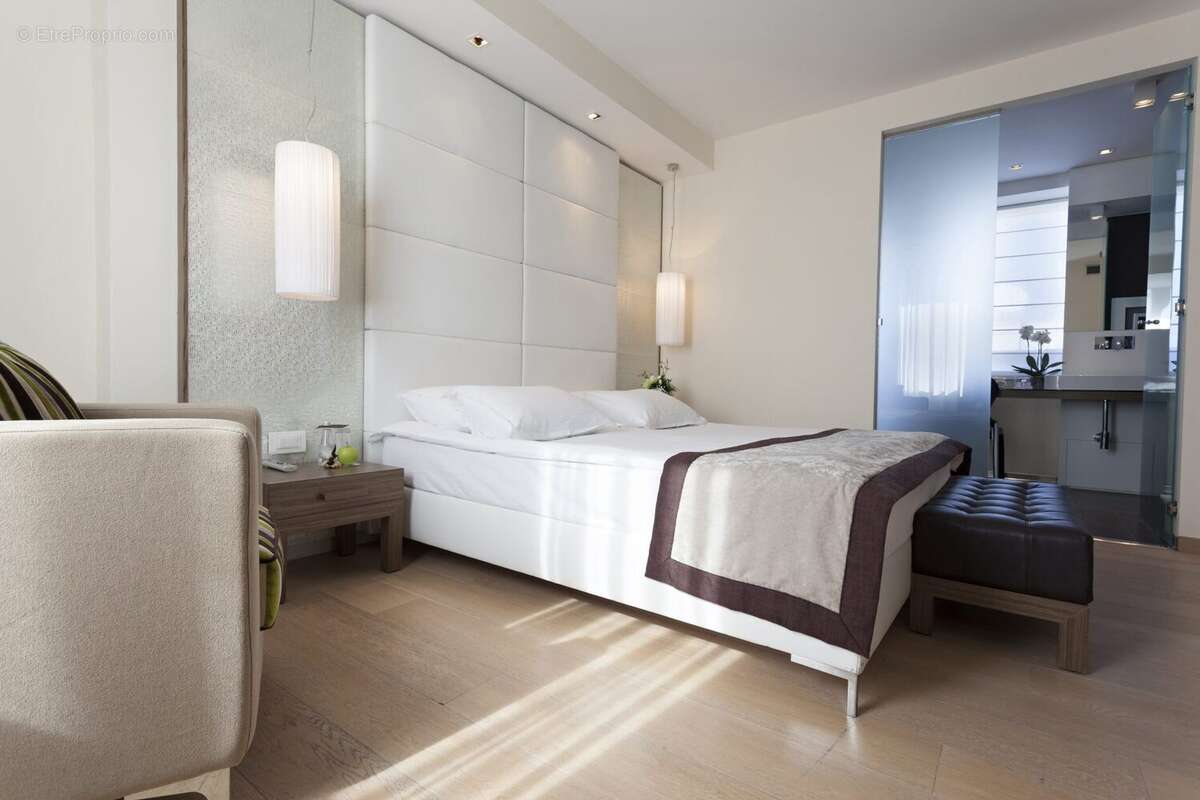 Appartement à CHARENTON-LE-PONT