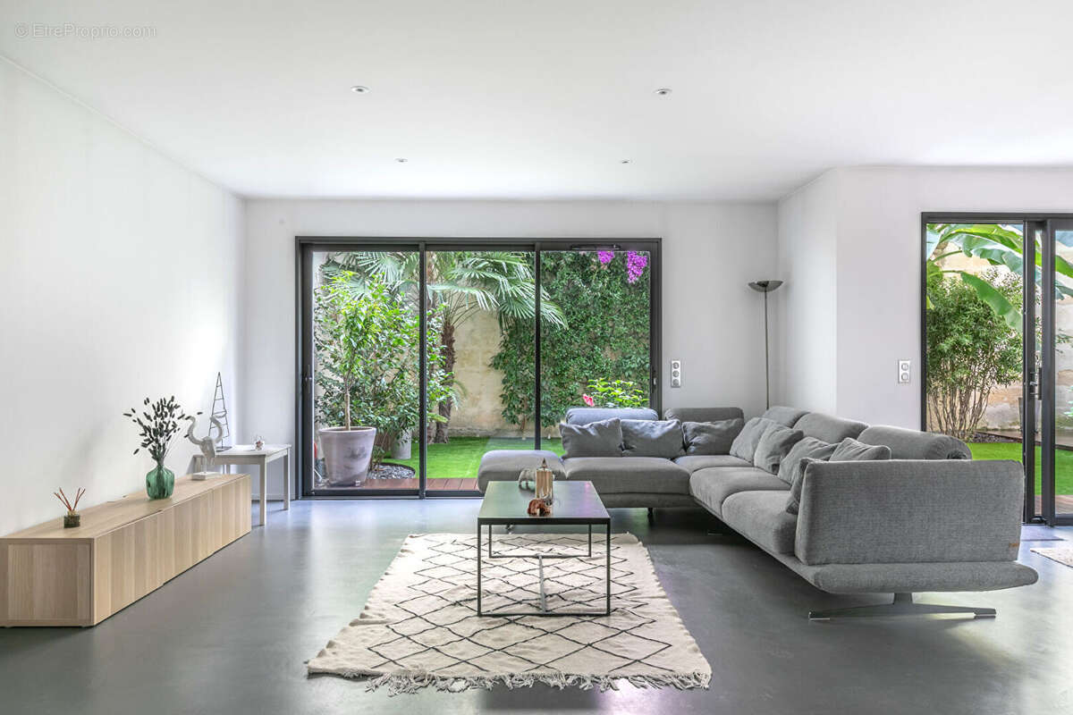 Appartement à BORDEAUX