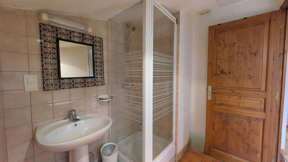 Appartement à SIGNES