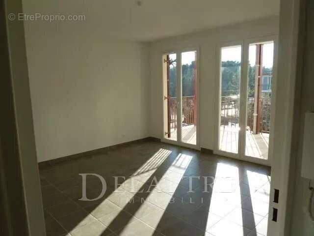 Appartement à LE ROURET