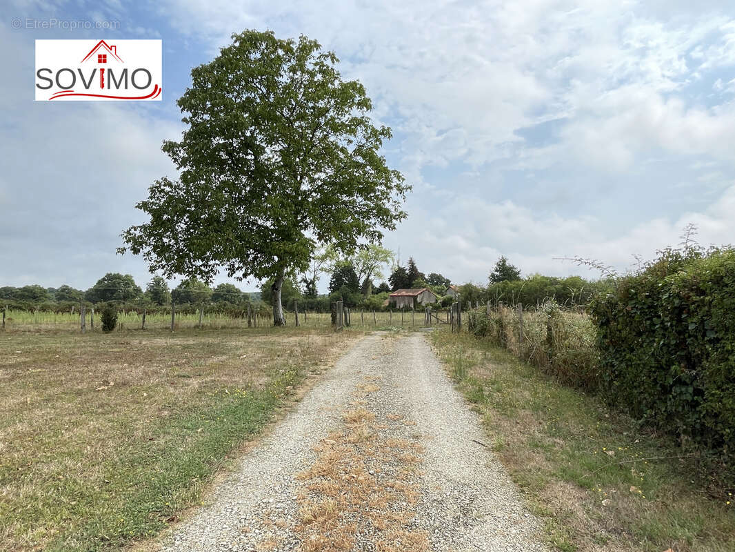 Dans un hameau, ancienne maison de campagne, à rafraichir, terrain clos - photo 20