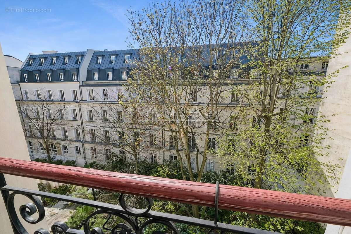 Appartement à PARIS-9E