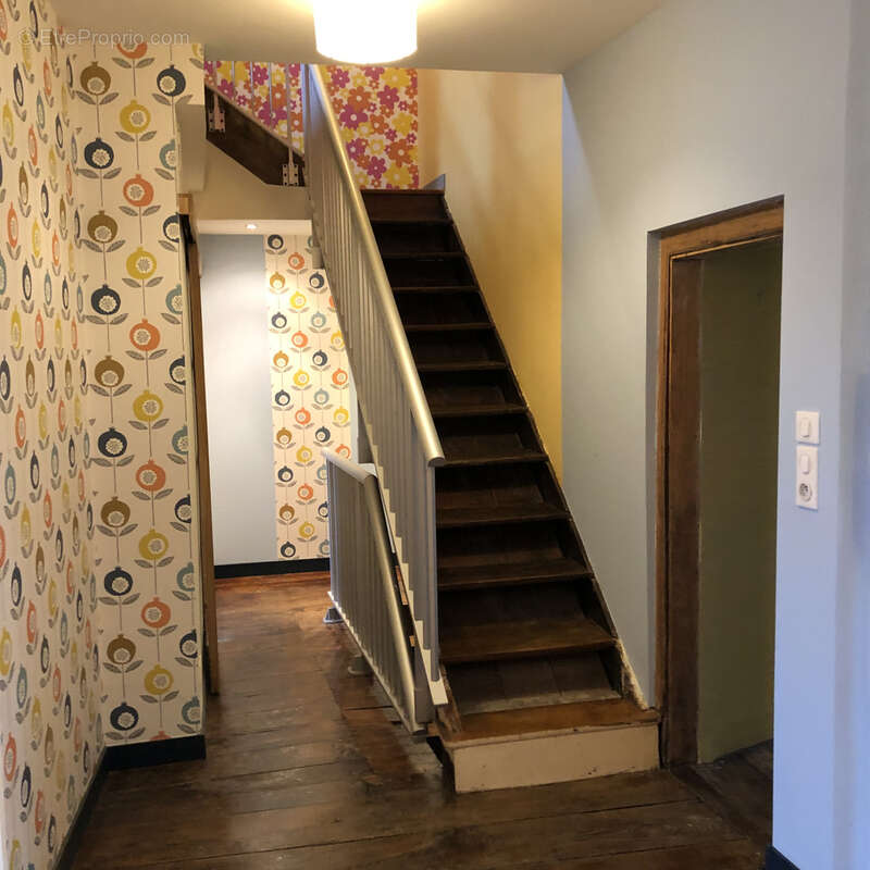 Maison à CHATEAUNEUF-LA-FORET