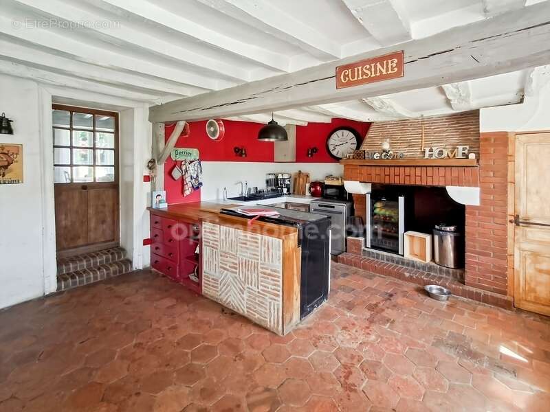 Maison à TREMBLAY-LES-VILLAGES