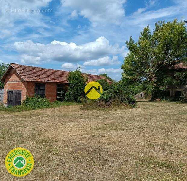 Ensemble immobilier a renover - photo 3