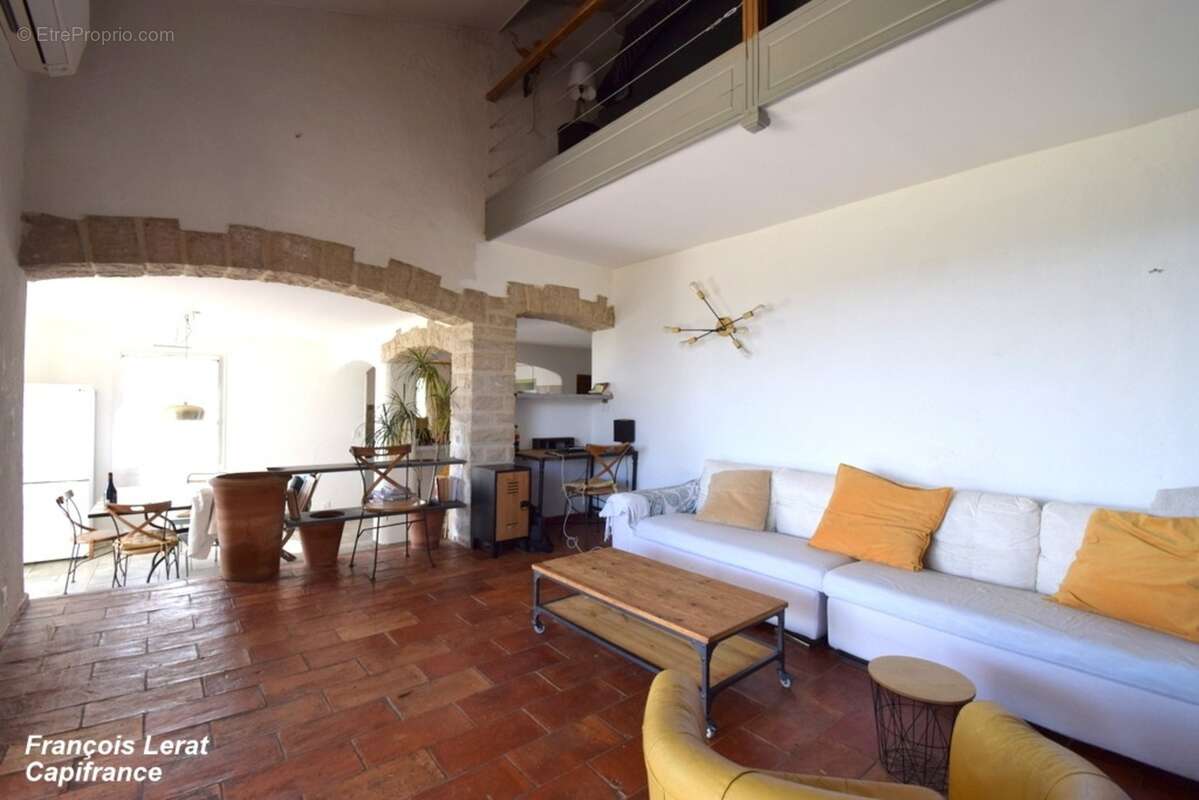 Maison à vendre 7 pièces MANOSQUE (04) - Quartier La Rochette - 169 m² habitable - 4 chambres - Piscine - Garage - 647 000 € hon - photo 6