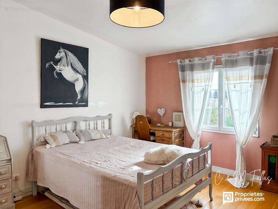 Maison à CAMARET-SUR-AIGUES