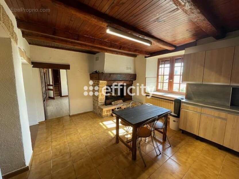 Maison à HOTONNES