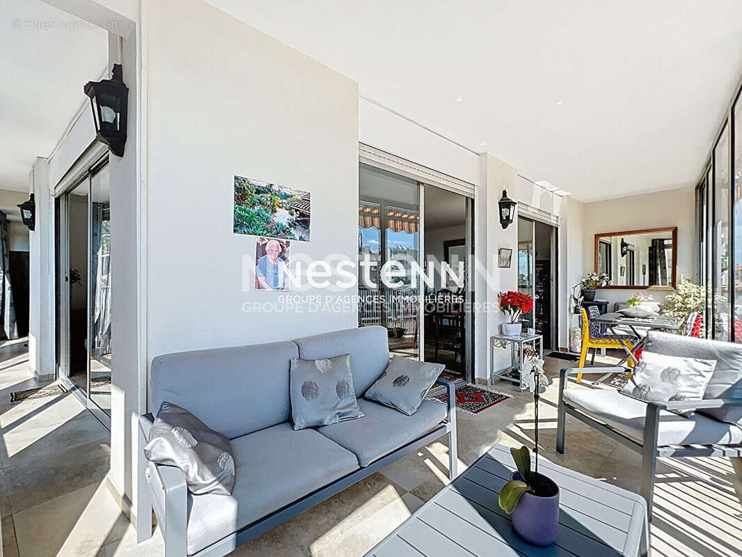 Appartement à VALLAURIS