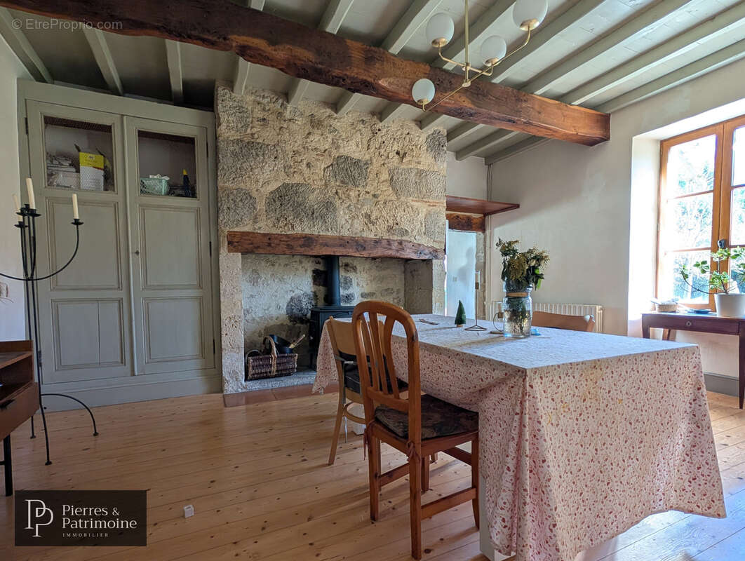 Maison à MONCRABEAU