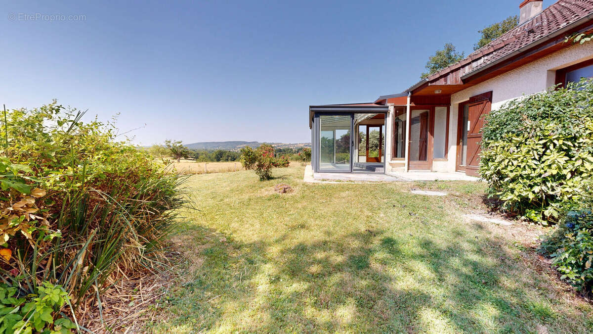 Maison à NOYANT-D&#039;ALLIER