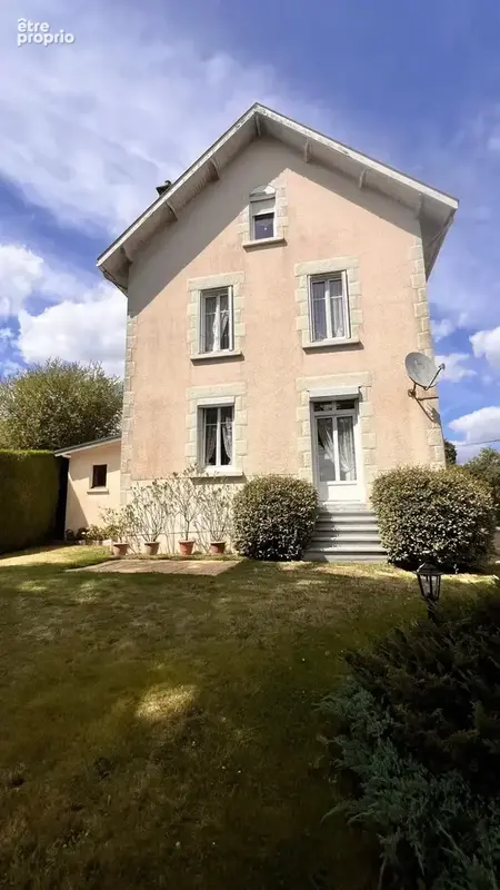 Maison à CHALUS