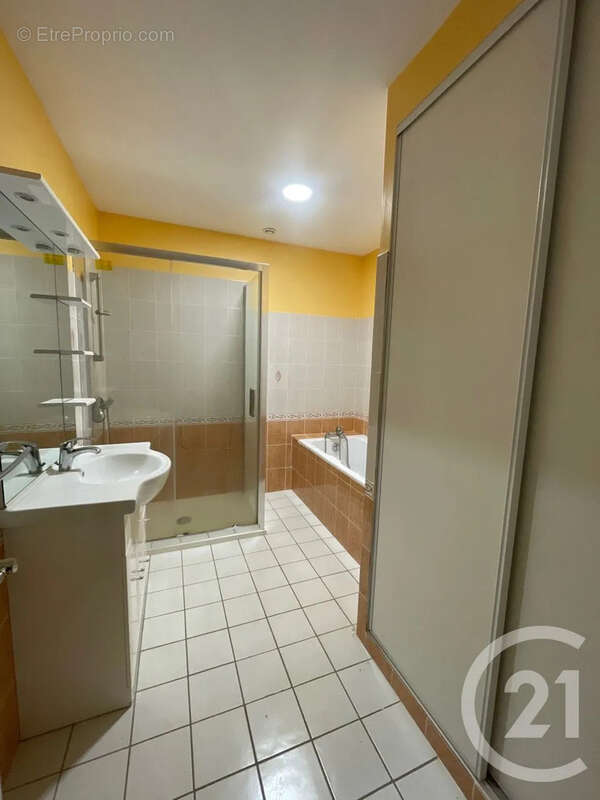 Maison 124 m² à Coutras  - photo 4