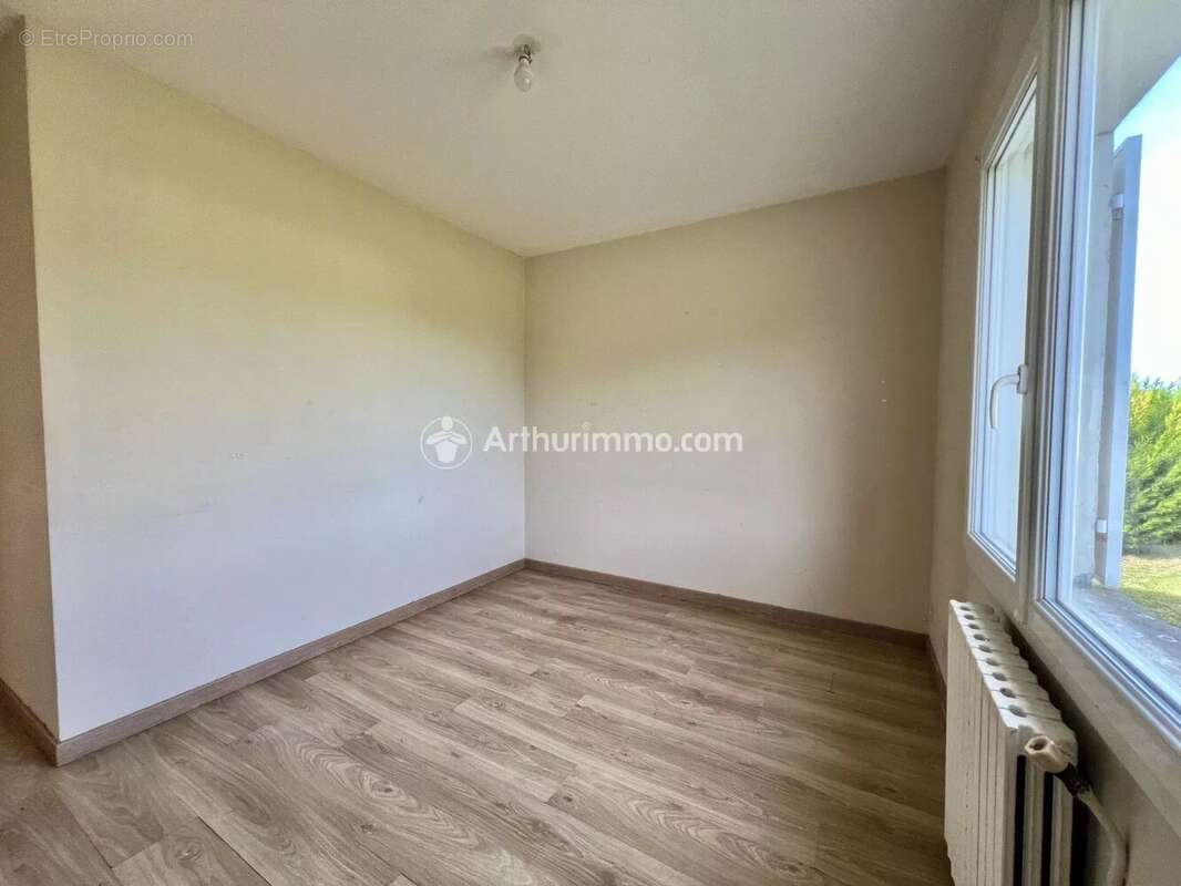 Maison à LES NOUILLERS