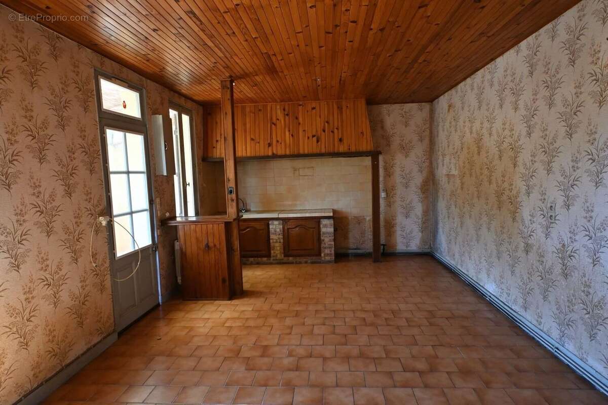 Maison à CERCY-LA-TOUR