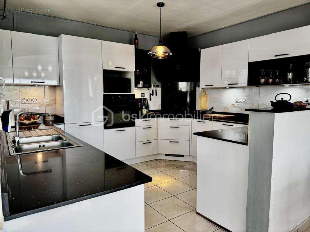 Maison à LES AVIRONS