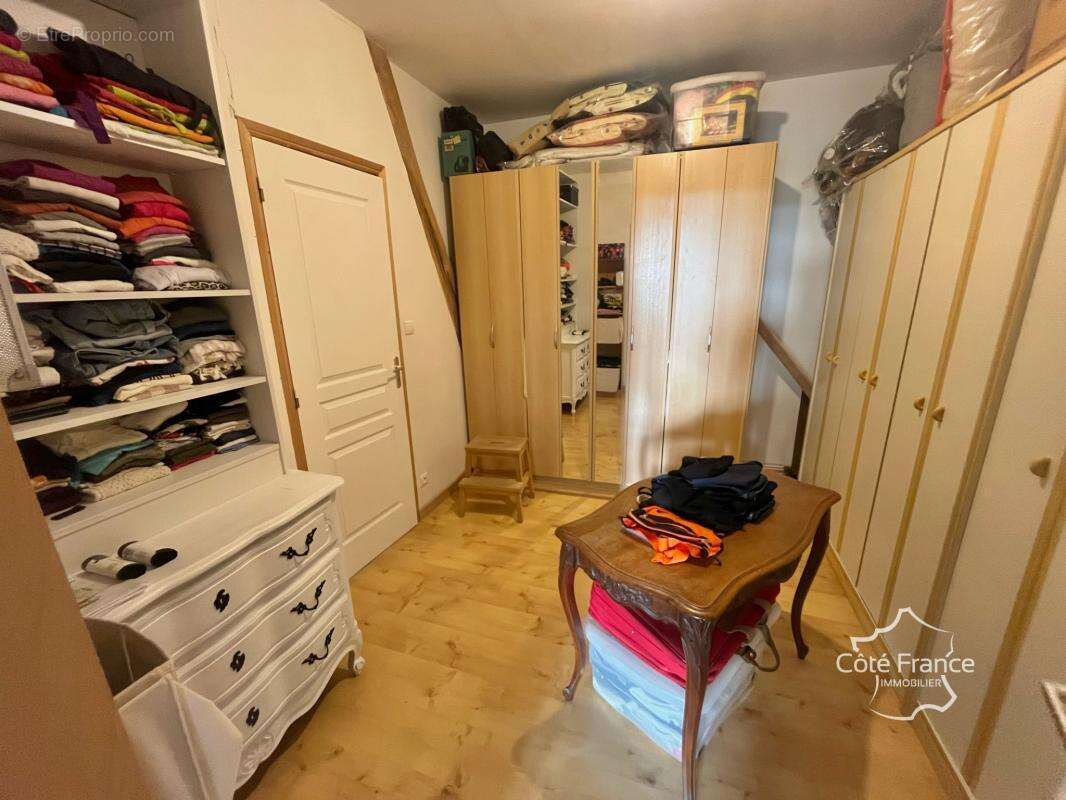 Maison à VIC-DE-CHASSENAY