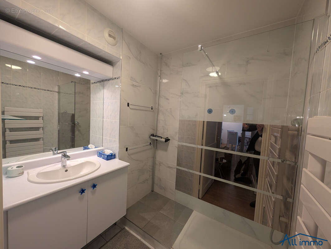 Appartement à SAINT-MAUR-DES-FOSSES