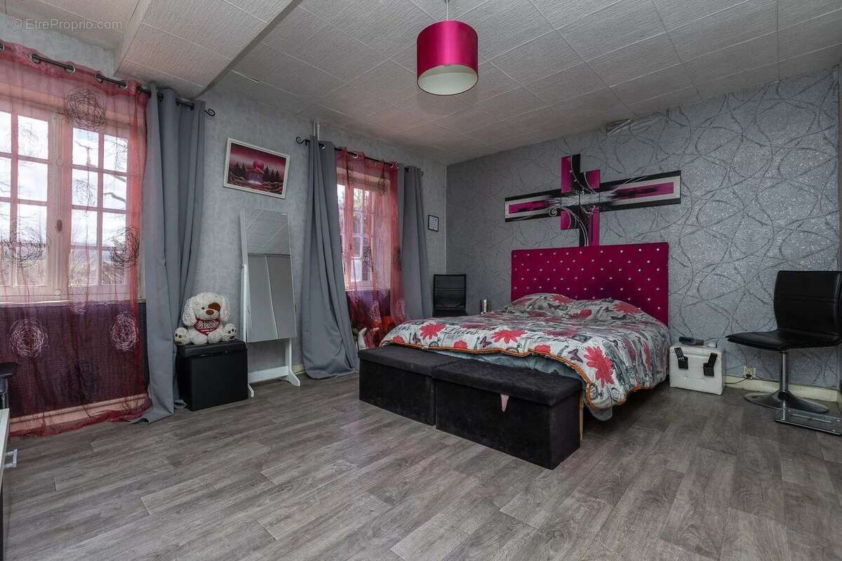 Maison à MONTFERRAT