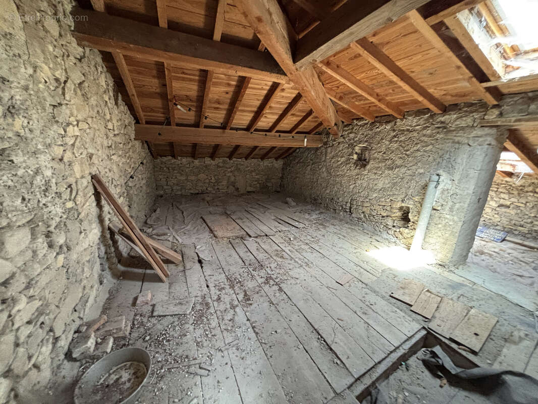 Grand Corps de Ferme à Soyans   550 m2 sur 19 ha - photo 8