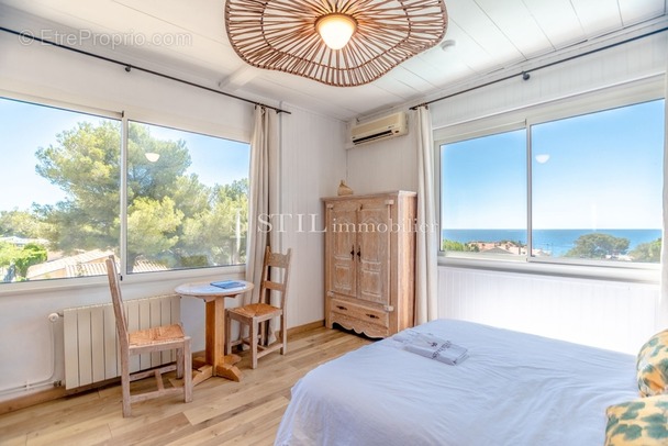 Maison à LES ISSAMBRES