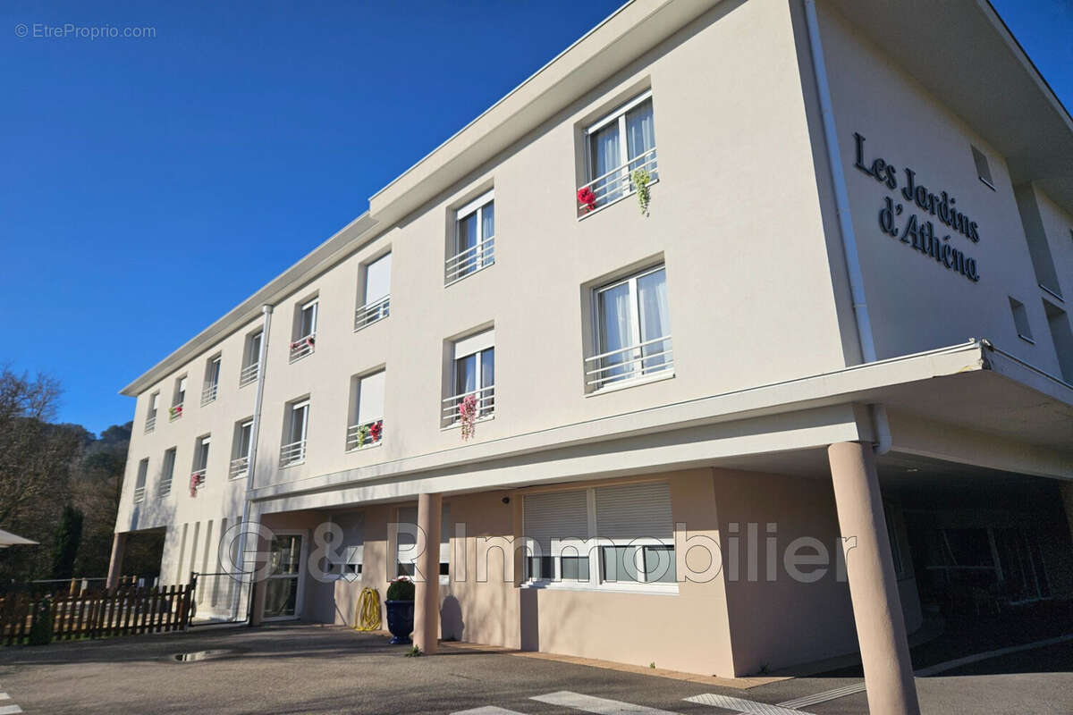 Appartement à LA BOUILLADISSE