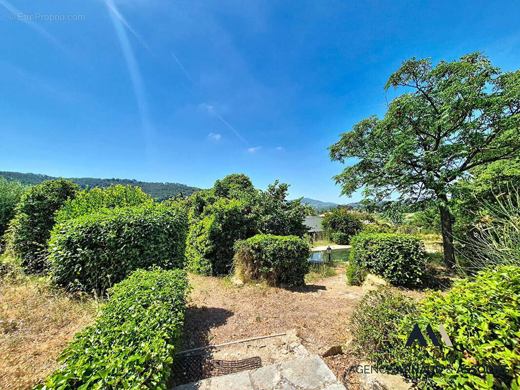 Le Castellet - Authentique bastide provençale en pierre de plain-pied avec vue panoramique - photo 15